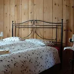 Villaggio Grechi Деревянный коттедж